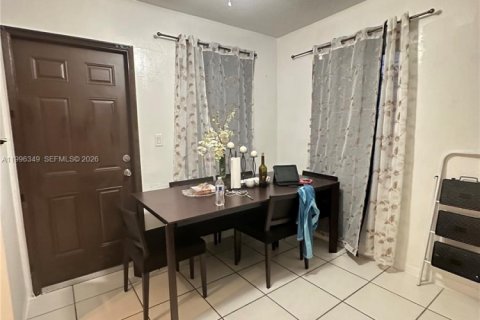 Commercial property in Hallandale Beach, Florida 132.11 sq.m. № 2058385 - photo 9