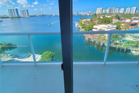 Condominio en venta en North Miami Beach, Florida, 2 dormitorios, 109.44 m2 № 1842368 - foto 6