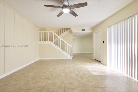Townhouse in North Lauderdale, Florida 2 bedrooms, 142.14 sq.m. № 1754263 - photo 6