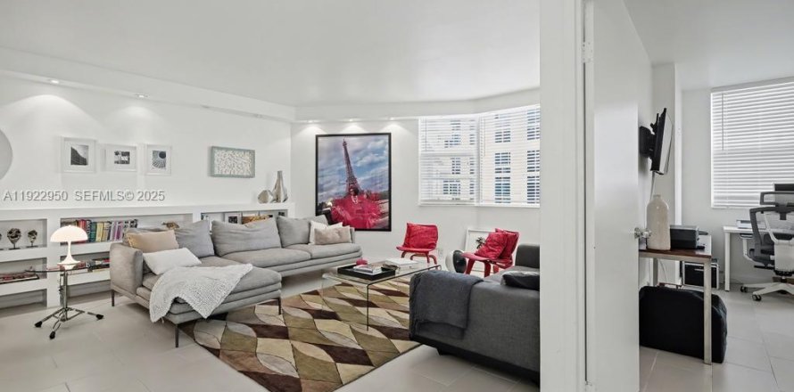 Condo in Miami, Florida, 1 bedroom  № 1982463