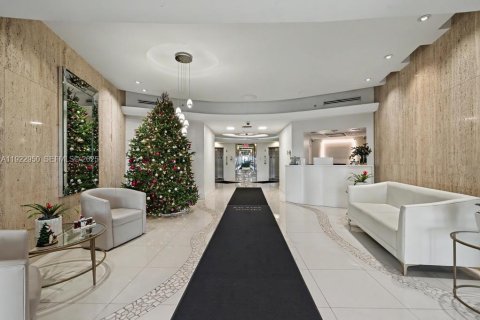 Condo in Miami, Florida, 1 bedroom  № 1982463 - photo 13