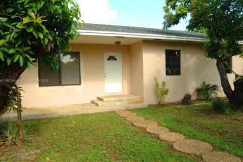 Villa ou maison à vendre à Homestead, Floride: 2 chambres, 82.59 m2 № 1941535 - photo 1