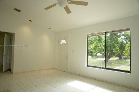 Villa ou maison à vendre à Homestead, Floride: 2 chambres, 82.59 m2 № 1941535 - photo 6