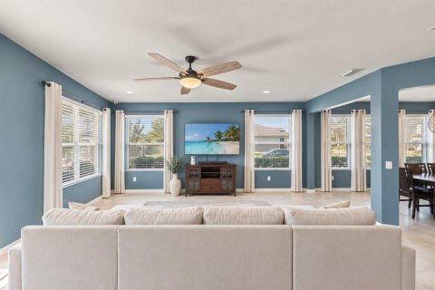 House in Lutz, Florida 4 bedrooms, 256.6 sq.m. № 2429299 - photo 14