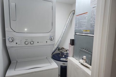 Condo in Davie, Florida, 3 bedrooms  № 1833797 - photo 17