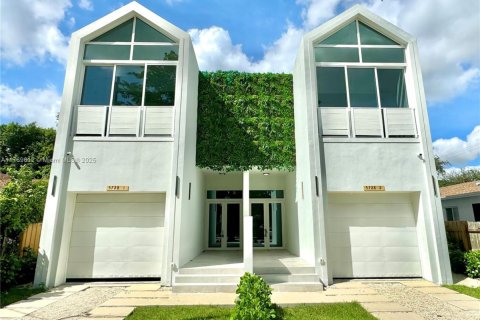 Adosado en venta en Miami, Florida, 3 dormitorios, 230.77 m2 № 1588880 - foto 1