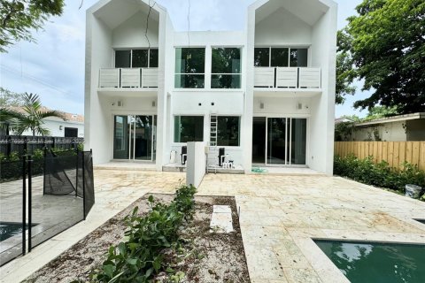Adosado en venta en Miami, Florida, 3 dormitorios, 230.77 m2 № 1588880 - foto 23