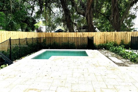 Adosado en venta en Miami, Florida, 3 dormitorios, 230.77 m2 № 1588880 - foto 25