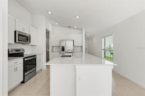 Villa ou maison à vendre à Palm Bay, Floride: 3 chambres, 134.8 m2 № 2393935 - photo 12
