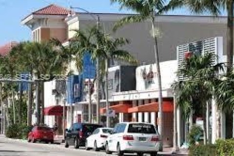 Commercial property in Surfside, Florida № 2033075 - photo 3