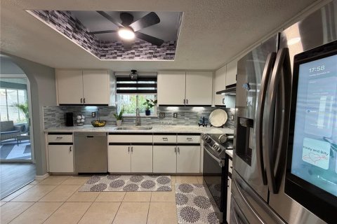 House in Summerfield, Florida 2 bedrooms, 120.4 sq.m. № 2391585 - photo 7
