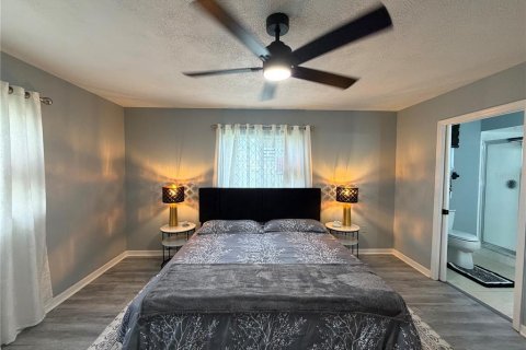 House in Summerfield, Florida 2 bedrooms, 120.4 sq.m. № 2391585 - photo 15