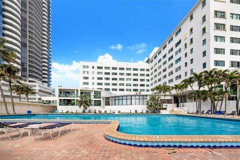 Condominio en venta en Miami Beach, Florida, 37.16 m2 № 1864698 - foto 8