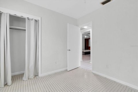 House in Saint Petersburg, Florida 2 bedrooms, 81.2 sq.m. № 1873698 - photo 17