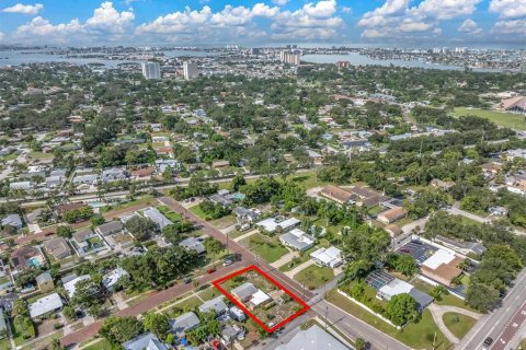 House in Saint Petersburg, Florida 2 bedrooms, 81.2 sq.m. № 1873698 - photo 22