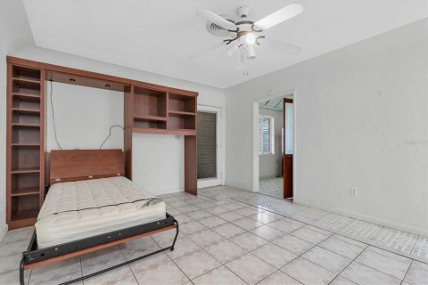 House in Saint Petersburg, Florida 2 bedrooms, 81.2 sq.m. № 1873698 - photo 6