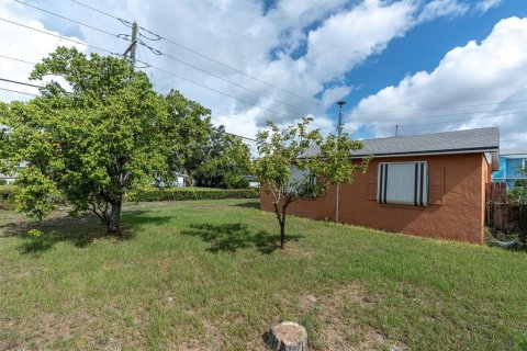 House in Saint Petersburg, Florida 2 bedrooms, 81.2 sq.m. № 1873698 - photo 24
