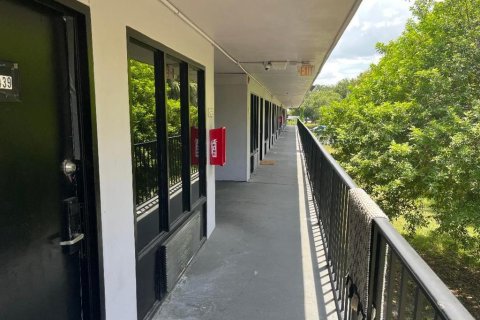 Immobilier commercial à vendre à Orlando, Floride: 10 chambres, 339.84 m2 № 2329572 - photo 3