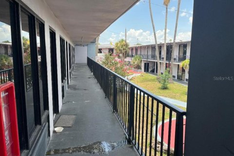 Immobilier commercial à vendre à Orlando, Floride: 10 chambres, 339.84 m2 № 2329572 - photo 2