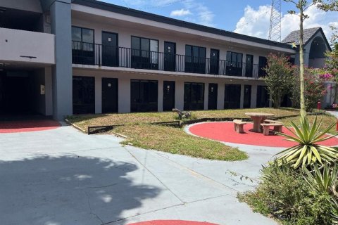 Immobilier commercial à vendre à Orlando, Floride: 10 chambres, 339.84 m2 № 2329572 - photo 8