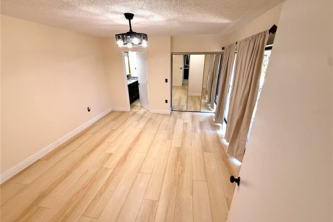 Townhouse in Palm Harbor, Florida 2 bedrooms, 124.86 sq.m. № 2381192 - photo 9