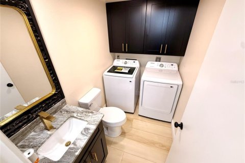 Townhouse in Palm Harbor, Florida 2 bedrooms, 124.86 sq.m. № 2381192 - photo 24