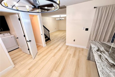 Townhouse in Palm Harbor, Florida 2 bedrooms, 124.86 sq.m. № 2381192 - photo 20