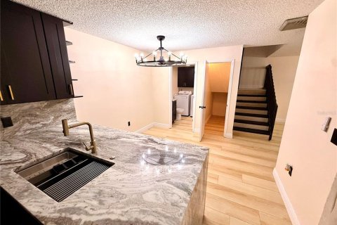 Townhouse in Palm Harbor, Florida 2 bedrooms, 124.86 sq.m. № 2381192 - photo 18