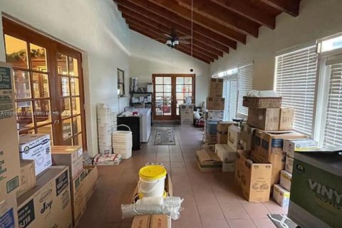 Villa ou maison à vendre à Miami, Floride: 4 chambres, 286.88 m2 № 1950172 - photo 4