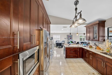 Casa en venta en Miami, Florida, 4 dormitorios, 286.88 m2 № 1950172 - foto 30