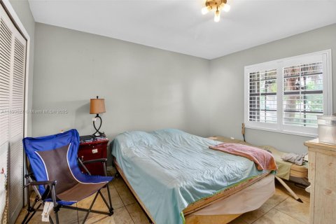 Casa en venta en Miami, Florida, 4 dormitorios, 286.88 m2 № 1950172 - foto 23