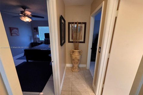 Villa ou maison à louer à Dania Beach, Floride: 3 chambres, 159.42 m2 № 1949608 - photo 8