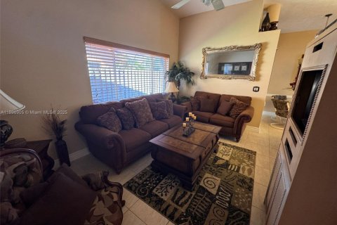 Villa ou maison à louer à Dania Beach, Floride: 3 chambres, 159.42 m2 № 1949608 - photo 3