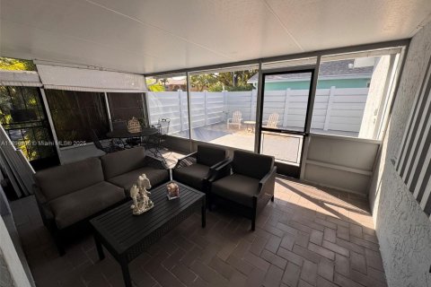 Villa ou maison à louer à Dania Beach, Floride: 3 chambres, 159.42 m2 № 1949608 - photo 13