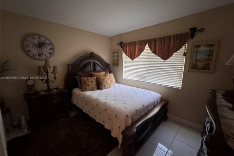 Villa ou maison à louer à Dania Beach, Floride: 3 chambres, 159.42 m2 № 1949608 - photo 12