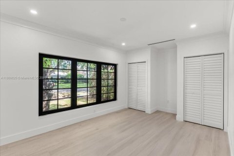 Купить виллу или дом в Корал-Гейблс, Флорида 5 спален, 270.53м2, № 1949953 - фото 6