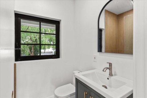 Купить виллу или дом в Корал-Гейблс, Флорида 5 спален, 270.53м2, № 1949953 - фото 9