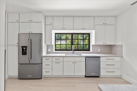 Купить виллу или дом в Корал-Гейблс, Флорида 5 спален, 270.53м2, № 1949953 - фото 10