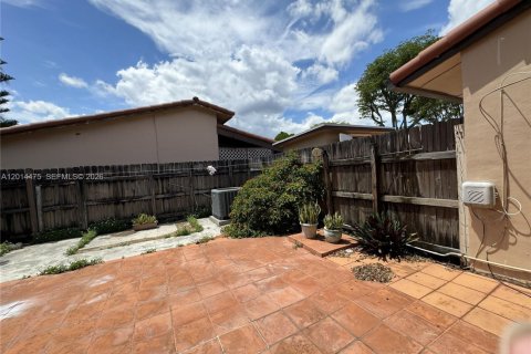 Copropriété à vendre à Miami, Floride: 3 chambres, 114.18 m2 № 2153799 - photo 25
