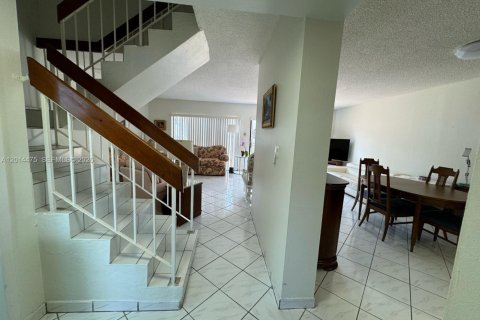 Copropriété à vendre à Miami, Floride: 3 chambres, 114.18 m2 № 2153799 - photo 3
