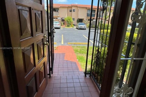 Copropriété à vendre à Miami, Floride: 3 chambres, 114.18 m2 № 2153799 - photo 30