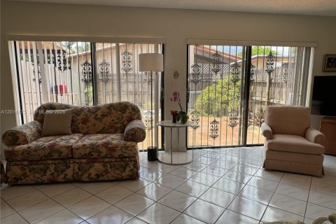Copropriété à vendre à Miami, Floride: 3 chambres, 114.18 m2 № 2153799 - photo 10