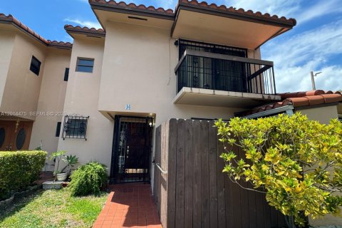 Copropriété à vendre à Miami, Floride: 3 chambres, 114.18 m2 № 2153799 - photo 2