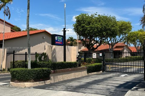 Copropriété à vendre à Miami, Floride: 3 chambres, 114.18 m2 № 2153799 - photo 27