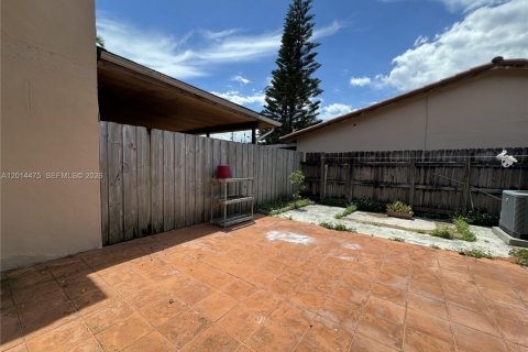 Copropriété à vendre à Miami, Floride: 3 chambres, 114.18 m2 № 2153799 - photo 26