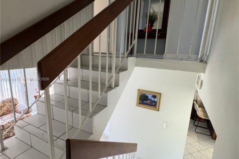 Copropriété à vendre à Miami, Floride: 3 chambres, 114.18 m2 № 2153799 - photo 13