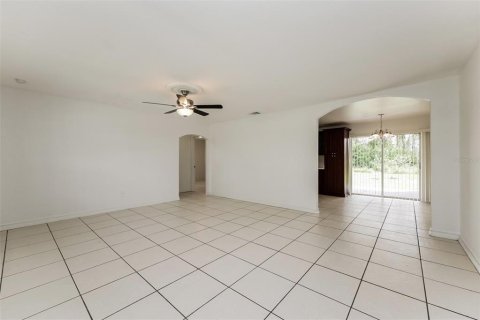 Villa ou maison à louer à Lehigh Acres, Floride: 3 chambres, 121.79 m2 № 2381113 - photo 3
