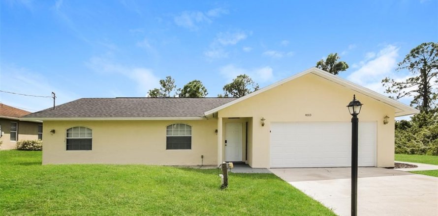 Villa ou maison à Lehigh Acres, Floride 3 chambres, 121.79 m2 № 2381113