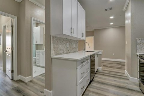 Condo in Tampa, Florida, 2 bedrooms  № 1354176 - photo 2