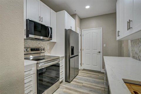 Condo in Tampa, Florida, 2 bedrooms  № 1354176 - photo 16